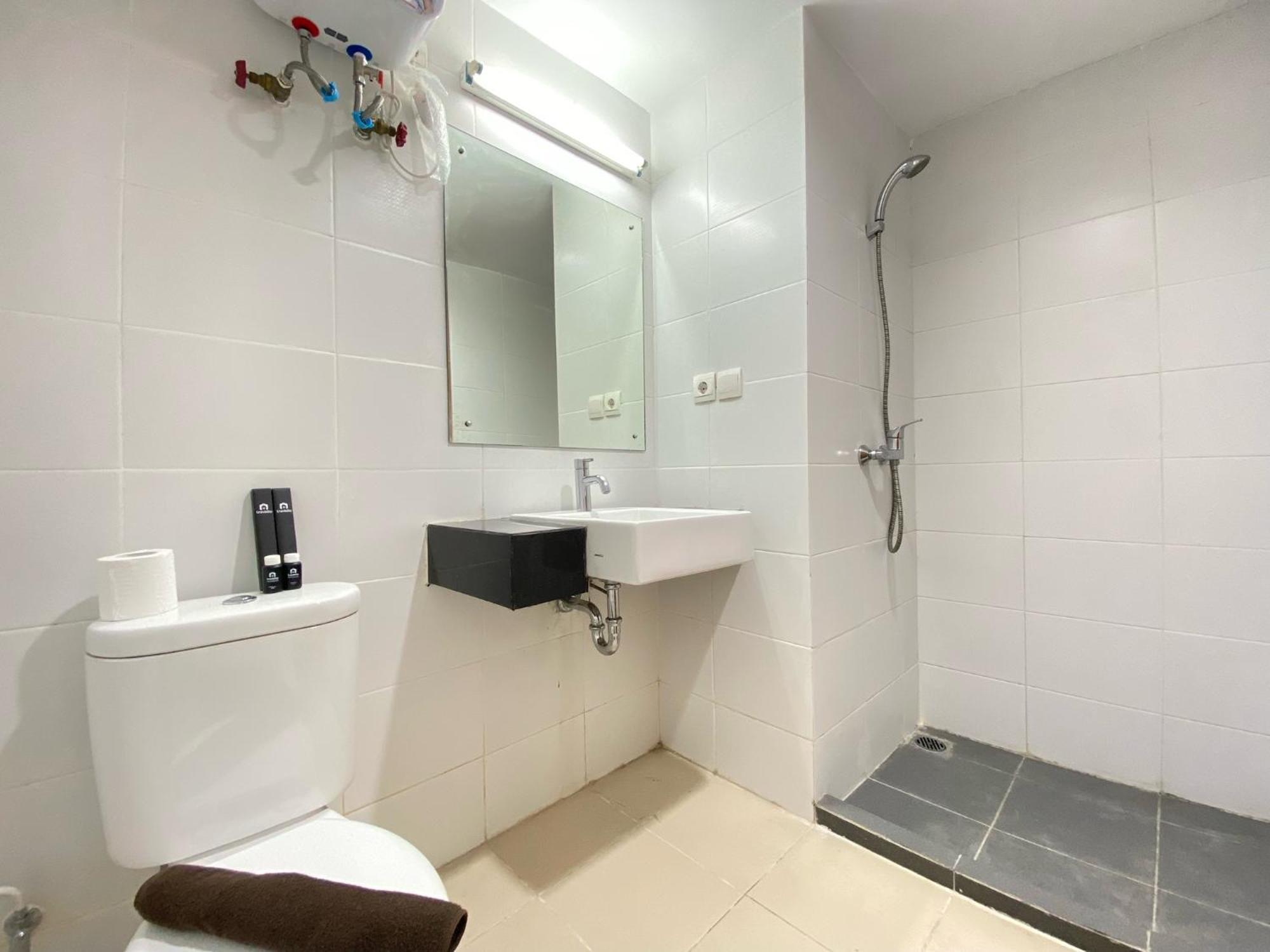 Cozy At Beverly Dago By Travelio Bandung